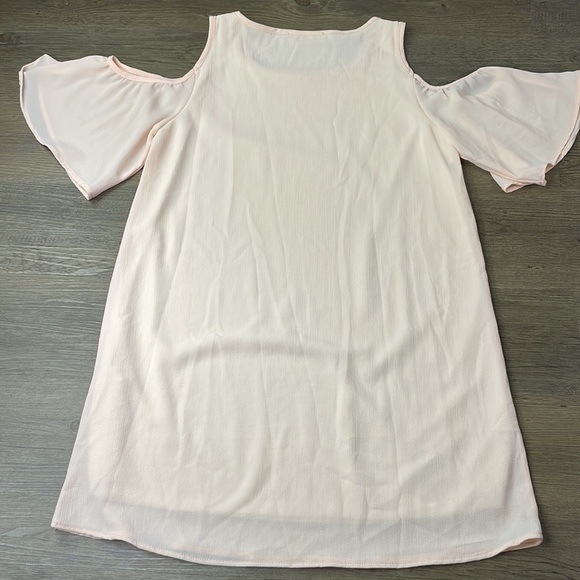 Lulu’s Kiss the Girl Peach Off-the-Shoulder Shift Dress, size medium - Picture 10 of 10